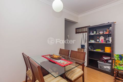 Image 7 - 898329