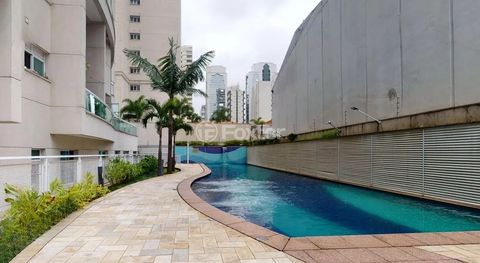 Image 16 - 898331