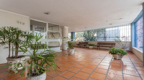 Image 13 - 898343