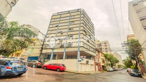 Image 4 - 898343