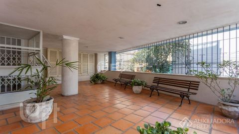 Image 11 - 898343