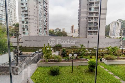 Image 6 - 898345
