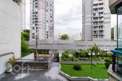 Image 14 - 898345