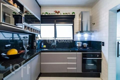 Image 3 - 898345