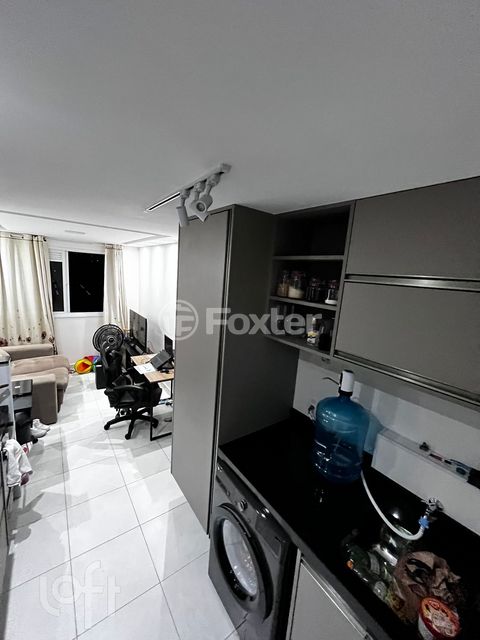Image 3 - 898346