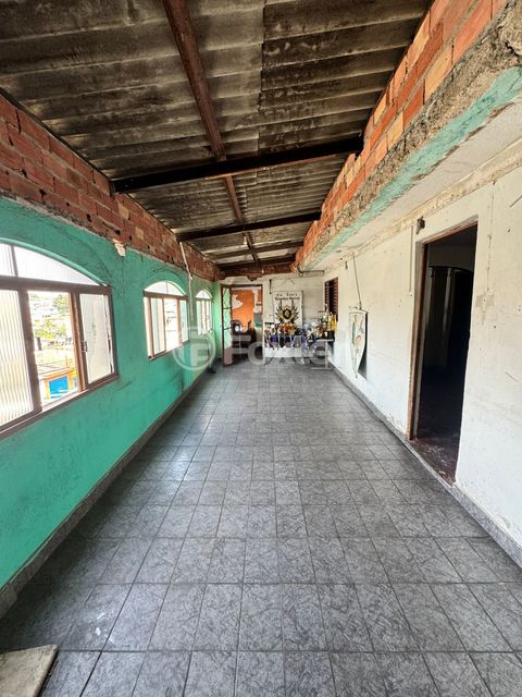 Image 4 - 898352