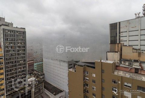 Image 10 - 898357
