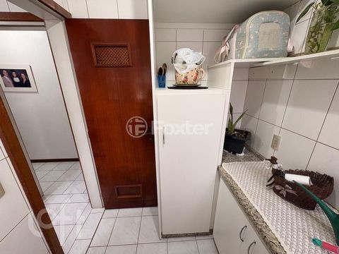 Image 7 - 898368