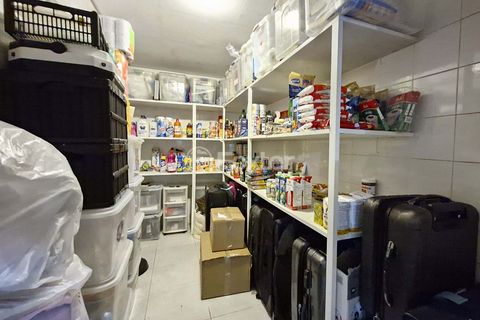 Image 8 - 898377
