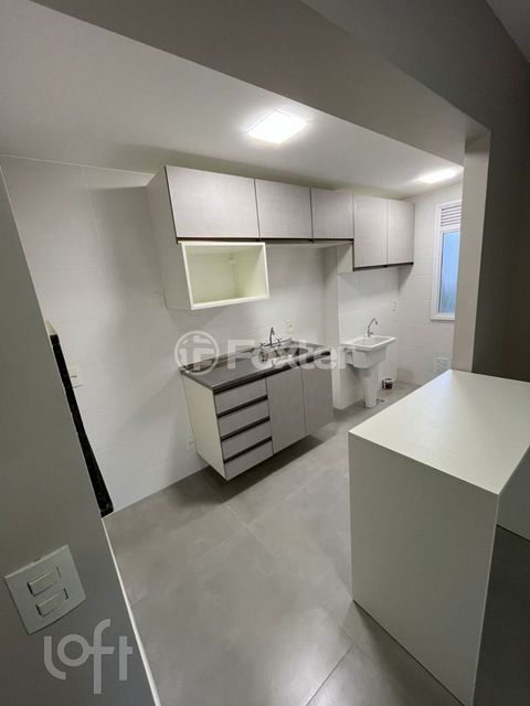 Image 1 - 898386