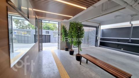 Image 8 - 898418