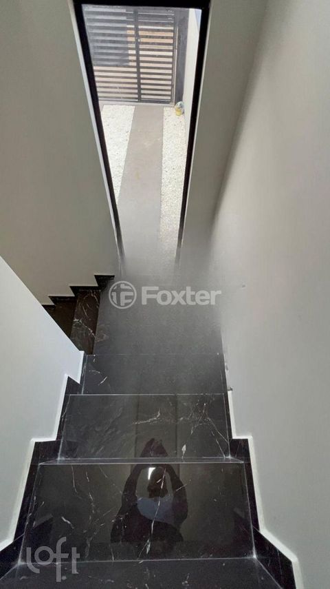 Image 11 - 898429