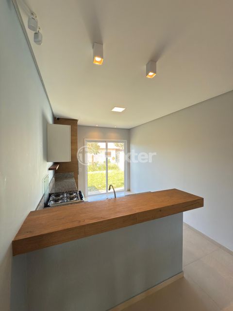 Image 11 - 898435