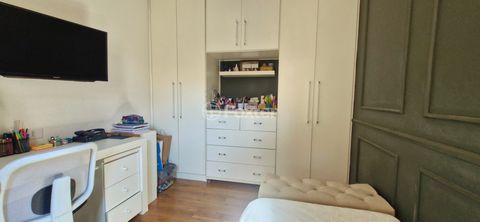 Image 19 - 898436