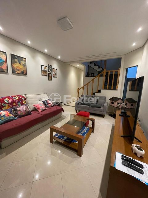 Image 8 - 898442