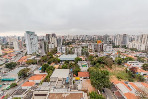 Image 17 - 898448