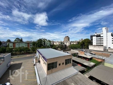 Image 16 - 898451