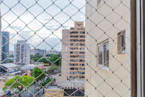 Image 3 - 898455