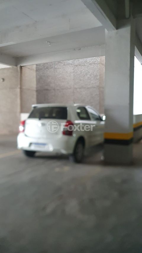 Image 7 - 898488
