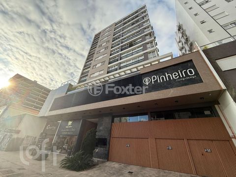 Image 17 - 898494