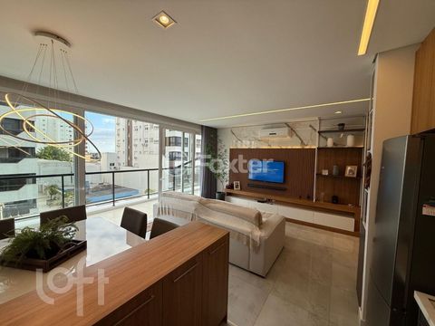 Image 7 - 898494