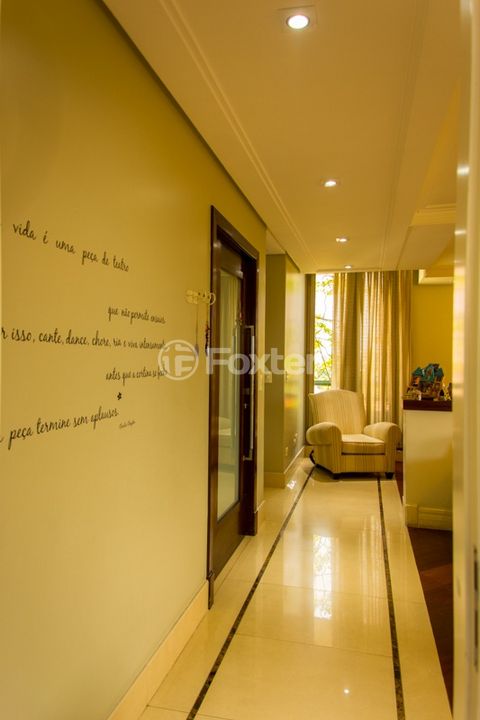 Image 9 - 898498