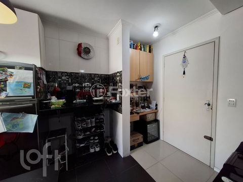 Image 7 - 898509