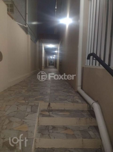 Image 8 - 898510