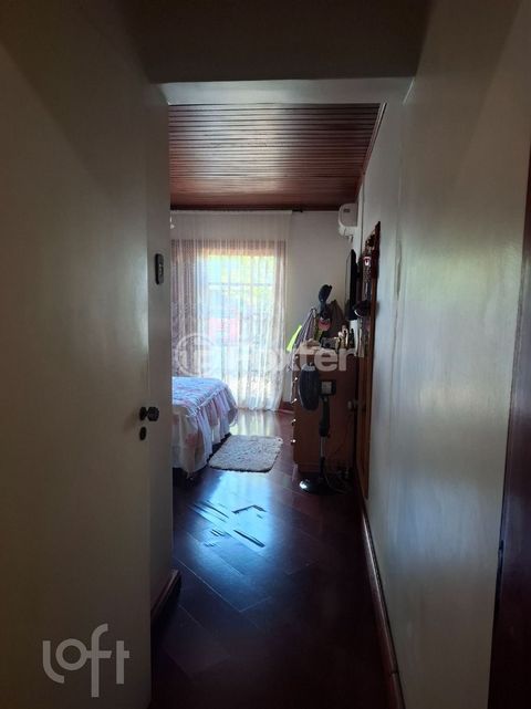 Image 8 - 898516