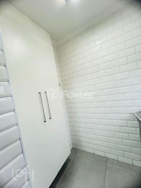 Image 6 - 898517