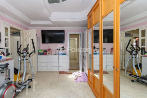 Image 9 - 898530