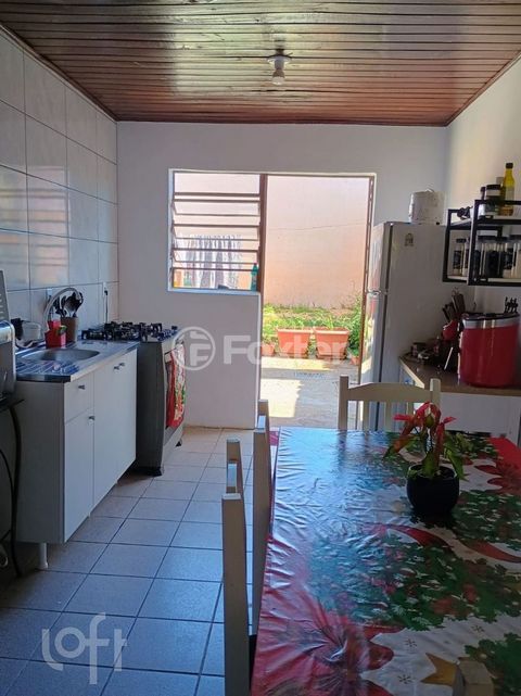 Image 3 - 898542