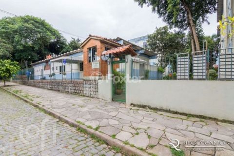 Image 10 - 898555