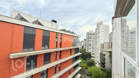 Image 16 - 898557