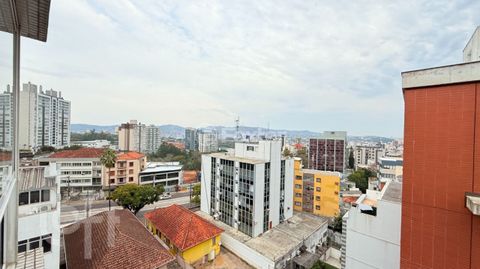 Image 15 - 898557