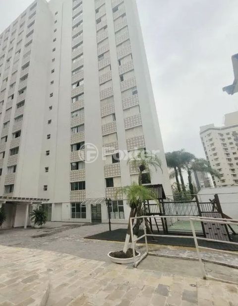 Image 1 - 898567