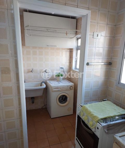 Image 7 - 898582