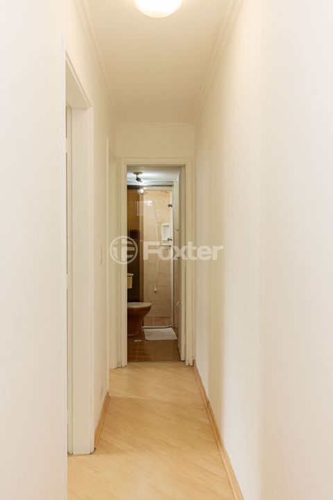 Image 5 - 898582
