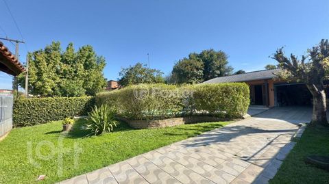 Image 3 - 898595