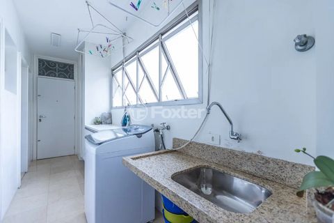Image 9 - 898598