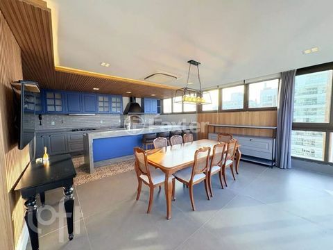 Image 7 - 898606