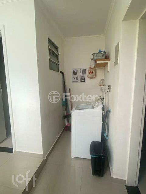 Image 2 - 898612