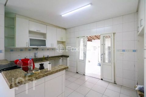 Image 11 - 898613