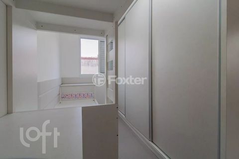 Image 17 - 898615
