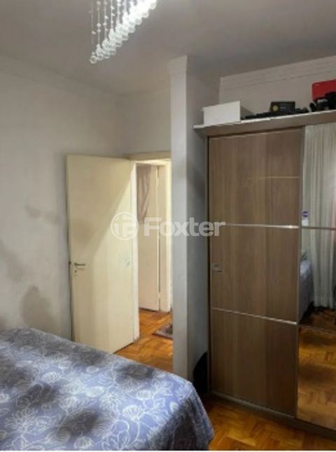 Image 7 - 898628