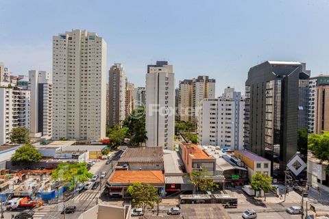 Image 15 - 898629
