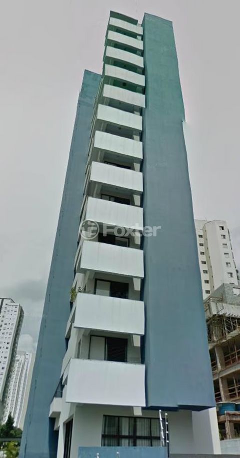Image 3 - 898636
