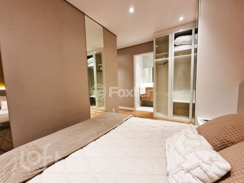 Image 7 - 898641
