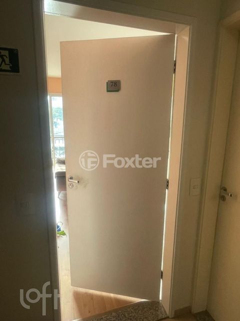 Image 7 - 898658
