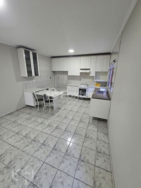Image 2 - 898663